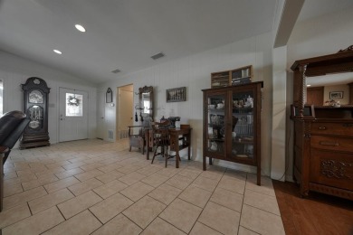 Beautiful single-family home 2,013 sq ft of living space in on Hide-A-Way Lake Golf Course in Texas - for sale on GolfHomes.com, golf home, golf lot