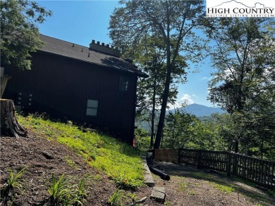 TURNKEY, SLOPESIDE condo overlooking Easy Street ski run and on Sugar Mountain Golf Course in North Carolina - for sale on GolfHomes.com, golf home, golf lot