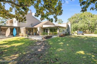 Welcome to 162 Quarterdeck Townes, a single-story townhome with on River Bend Golf and Country Club in North Carolina - for sale on GolfHomes.com, golf home, golf lot