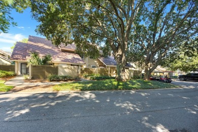 Located on the beachside of Sandestin, this charming Beachwalk on Sandestin Golf and Beach Resort - The Links in Florida - for sale on GolfHomes.com, golf home, golf lot