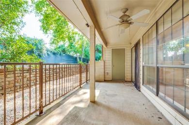 Fall in love with this spacious 2-bedroom, 2-bathroom condo four on Stevens Park Golf Course in Texas - for sale on GolfHomes.com, golf home, golf lot