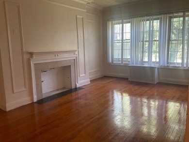 Step back in time in this truly vintage 2 bed/2 full bath condo on South Shore Cultural Ctr. Golf Course in Illinois - for sale on GolfHomes.com, golf home, golf lot