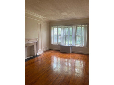 Step back in time in this truly vintage 2 bed/2 full bath condo on South Shore Cultural Ctr. Golf Course in Illinois - for sale on GolfHomes.com, golf home, golf lot