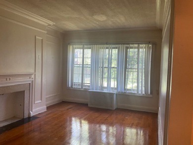 Step back in time in this truly vintage 2 bed/2 full bath condo on South Shore Cultural Ctr. Golf Course in Illinois - for sale on GolfHomes.com, golf home, golf lot