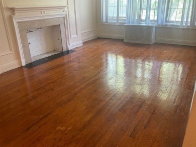 Step back in time in this truly vintage 2 bed/2 full bath condo on South Shore Cultural Ctr. Golf Course in Illinois - for sale on GolfHomes.com, golf home, golf lot