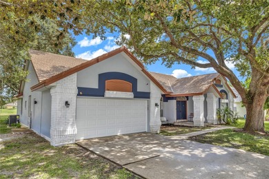 BACK ON MARKET!! Buyer cancelled before Inspection. Seller is on Wedgefield Golf Club in Florida - for sale on GolfHomes.com, golf home, golf lot