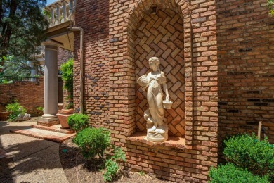 Stunning and unique garden home custom built by James Hurt on LakeRidge Country Club in Texas - for sale on GolfHomes.com, golf home, golf lot