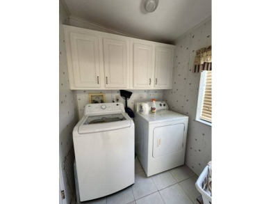 ADORABLE THREE BED, TWO BATH HOME ON INTERIOR LOT! 2002 Jacobsen on Four Lakes Golf Club in Florida - for sale on GolfHomes.com, golf home, golf lot