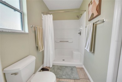 NEW LISTING PRICE.... TURNKEY WITH NEW FURNITURE!!!  Bond PAID on The Links of Spruce Creek in Florida - for sale on GolfHomes.com, golf home, golf lot