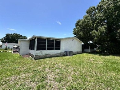 ADORABLE THREE BED, TWO BATH HOME ON INTERIOR LOT! 2002 Jacobsen on Four Lakes Golf Club in Florida - for sale on GolfHomes.com, golf home, golf lot