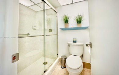 Immaculate and beautifully updated unit in a desirable 55+ on Sunrise Lakes Phase III in Florida - for sale on GolfHomes.com, golf home, golf lot