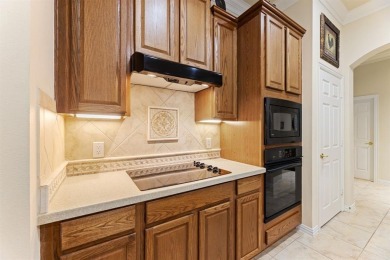 PRIDE OF OWNERSHIP - EXECUTIVE HOME in HERITAGE RANCH (50+ on Heritage Ranch Golf and Country Club in Texas - for sale on GolfHomes.com, golf home, golf lot