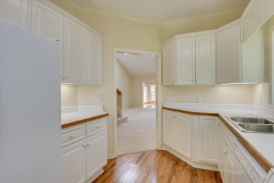Sought after White Willow villa in Woodside Plantation. Sitting on Woodside Plantation Country Club in South Carolina - for sale on GolfHomes.com, golf home, golf lot