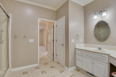 Sought after White Willow villa in Woodside Plantation. Sitting on Woodside Plantation Country Club in South Carolina - for sale on GolfHomes.com, golf home, golf lot
