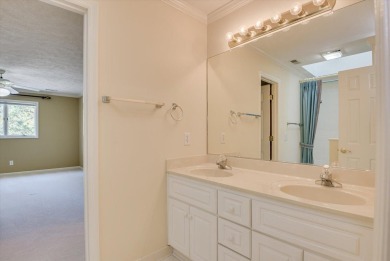 Sought after White Willow villa in Woodside Plantation. Sitting on Woodside Plantation Country Club in South Carolina - for sale on GolfHomes.com, golf home, golf lot