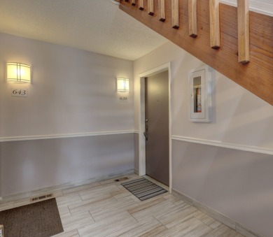 Welcome to this beautifully maintained Avon model in the highly on Maple Meadows Golf Club in Illinois - for sale on GolfHomes.com, golf home, golf lot