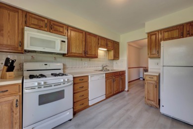Welcome to this beautifully maintained Avon model in the highly on Maple Meadows Golf Club in Illinois - for sale on GolfHomes.com, golf home, golf lot