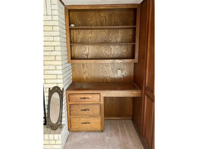 Welcome to this inviting 3-bed, 2.5-bath home located at 507 Fox on Wright Park Municipal Golf Course in Texas - for sale on GolfHomes.com, golf home, golf lot