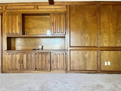 Welcome to this inviting 3-bed, 2.5-bath home located at 507 Fox on Wright Park Municipal Golf Course in Texas - for sale on GolfHomes.com, golf home, golf lot