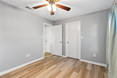 Remodeled Golf Course Country Club Condo! Step into easy coastal on Rockport Country Club in Texas - for sale on GolfHomes.com, golf home, golf lot