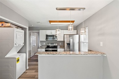 Remodeled Golf Course Country Club Condo! Step into easy coastal on Rockport Country Club in Texas - for sale on GolfHomes.com, golf home, golf lot