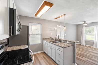 Remodeled Golf Course Country Club Condo! Step into easy coastal on Rockport Country Club in Texas - for sale on GolfHomes.com, golf home, golf lot