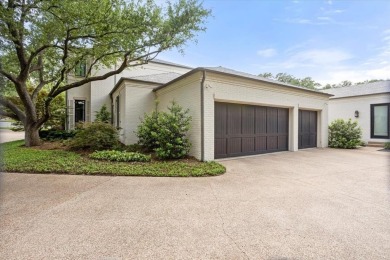 Fabulous Golf Course Retreat Remodeled in 2018 by Braswell Homes on Shady Oaks Country Club in Texas - for sale on GolfHomes.com, golf home, golf lot