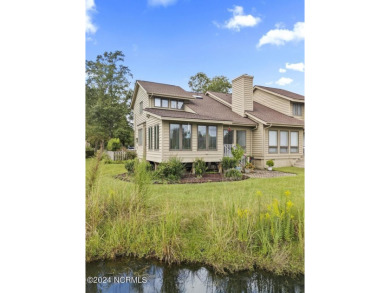 Beautifully updated and spacious END unit featuring a detached on Olde Point Golf and Country Club in North Carolina - for sale on GolfHomes.com, golf home, golf lot