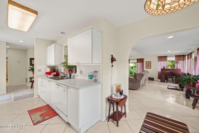 Live the Plantation Bay lifestyle! This charming 2-bed, 2-bath on Plantation Bay Golf and Country Club in Florida - for sale on GolfHomes.com, golf home, golf lot