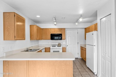 Boulder Villas Townhome with 3 bedrooms and
2 baths located on Continental Country Club in Arizona - for sale on GolfHomes.com, golf home, golf lot