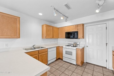 Boulder Villas Townhome with 3 bedrooms and
2 baths located on Continental Country Club in Arizona - for sale on GolfHomes.com, golf home, golf lot