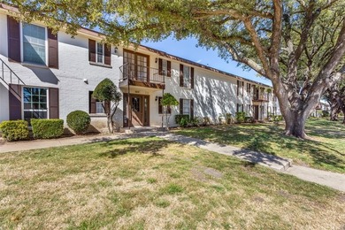 Gorgeous UPDATED open floor-plan condo in the desirable Ridglea on Ridglea Golf Course in Texas - for sale on GolfHomes.com, golf home, golf lot