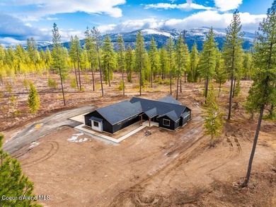 MOVE IN READY NEW CONSTRUCTION! Located in a gated community in on Stoneridge Golf Club in Idaho - for sale on GolfHomes.com, golf home, golf lot