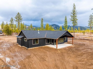 MOVE IN READY NEW CONSTRUCTION! Located in a gated community in on Stoneridge Golf Club in Idaho - for sale on GolfHomes.com, golf home, golf lot