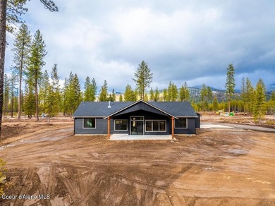 MOVE IN READY NEW CONSTRUCTION! Located in a gated community in on Stoneridge Golf Club in Idaho - for sale on GolfHomes.com, golf home, golf lot