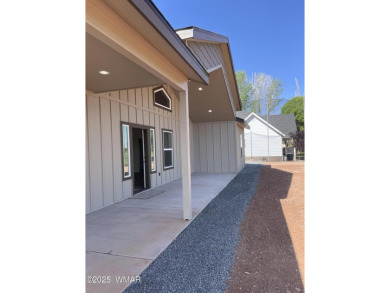 Beautiful new build overlooking the golf course, featuring on Snowflake Municipal Golf Course in Arizona - for sale on GolfHomes.com, golf home, golf lot