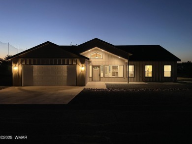 Beautiful new build overlooking the golf course, featuring on Snowflake Municipal Golf Course in Arizona - for sale on GolfHomes.com, golf home, golf lot