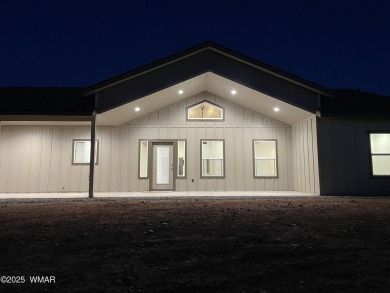 Beautiful new build overlooking the golf course, featuring on Snowflake Municipal Golf Course in Arizona - for sale on GolfHomes.com, golf home, golf lot