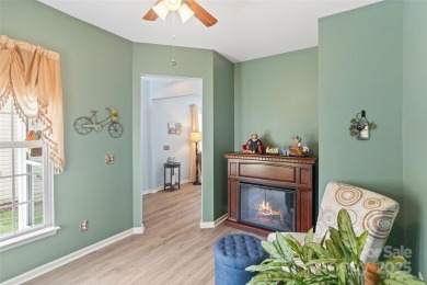 This well maintained two bedroom, two bathroom patio home offers on Carolina Lakes Golf Club, LLC in South Carolina - for sale on GolfHomes.com, golf home, golf lot