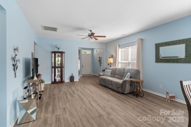 This well maintained two bedroom, two bathroom patio home offers on Carolina Lakes Golf Club, LLC in South Carolina - for sale on GolfHomes.com, golf home, golf lot
