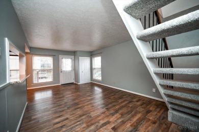 Move in ready 2 bedroom condo!  New carpet, granite countertops on Fairfield Greens-North Trace in Ohio - for sale on GolfHomes.com, golf home, golf lot