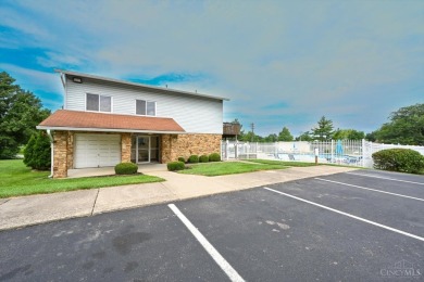 Move in ready 2 bedroom condo!  New carpet, granite countertops on Fairfield Greens-North Trace in Ohio - for sale on GolfHomes.com, golf home, golf lot