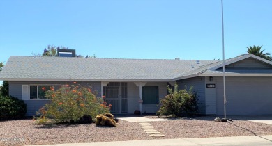 Beautiful 2bd/2ba upgraded home with lots of extras! Enclosed on Ahwatukee Country Club in Arizona - for sale on GolfHomes.com, golf home, golf lot