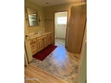 Beautiful 2bd/2ba upgraded home with lots of extras! Enclosed on Ahwatukee Country Club in Arizona - for sale on GolfHomes.com, golf home, golf lot