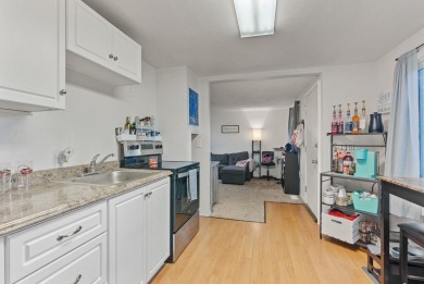 Perfect starter home! updated in 2017 and still in great on Esmeralda Golf Course in Washington - for sale on GolfHomes.com, golf home, golf lot