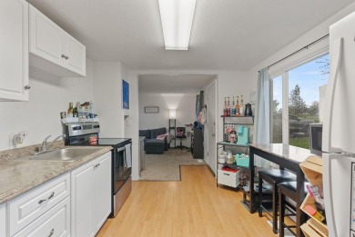 Perfect starter home! updated in 2017 and still in great on Esmeralda Golf Course in Washington - for sale on GolfHomes.com, golf home, golf lot