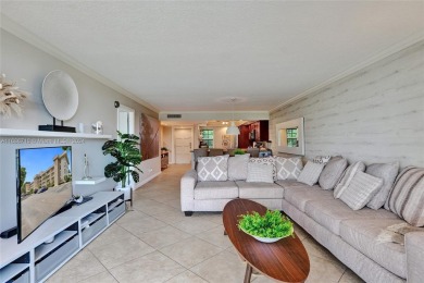 BEAUTIFUL CHARMING 1/1.5 CONDO WITH VIEW OF THE GOLF COURSE on Palm-Aire Country Club and Resort - Palms in Florida - for sale on GolfHomes.com, golf home, golf lot