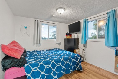 Perfect starter home! updated in 2017 and still in great on Esmeralda Golf Course in Washington - for sale on GolfHomes.com, golf home, golf lot