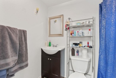 Perfect starter home! updated in 2017 and still in great on Esmeralda Golf Course in Washington - for sale on GolfHomes.com, golf home, golf lot