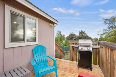 Perfect starter home! updated in 2017 and still in great on Esmeralda Golf Course in Washington - for sale on GolfHomes.com, golf home, golf lot